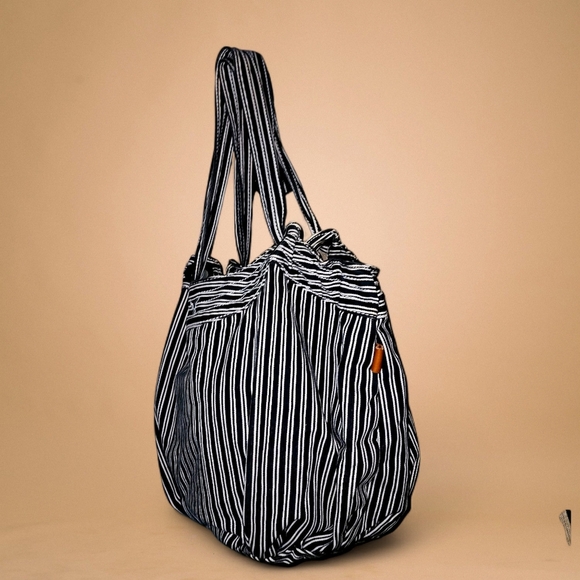 American Eagle Outfitters Hobo - Picture 2 of 9